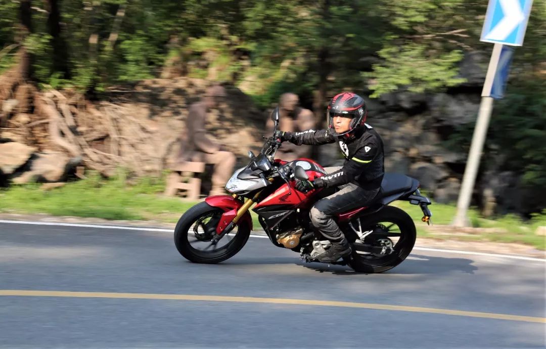 新大洲本田cbf190r与五羊本田cb190,cbf190r新大洲本田测评