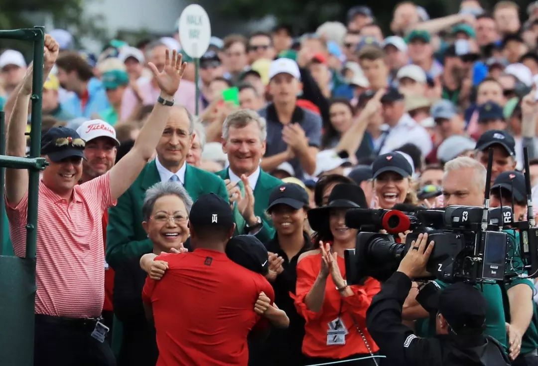 老虎伍兹的伟大时刻,老虎伍兹18洞最佳成绩