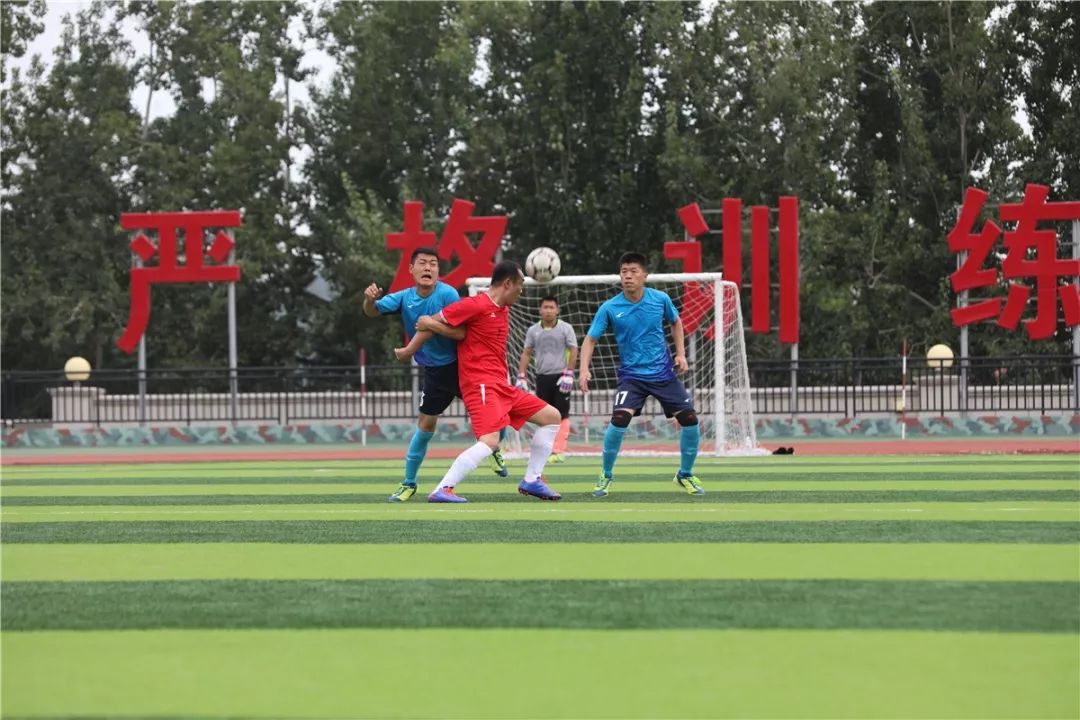 强军杯“卫士动力”业余足球比赛济南赛区激战正酣，总队机动支队率先取得决赛入场券！