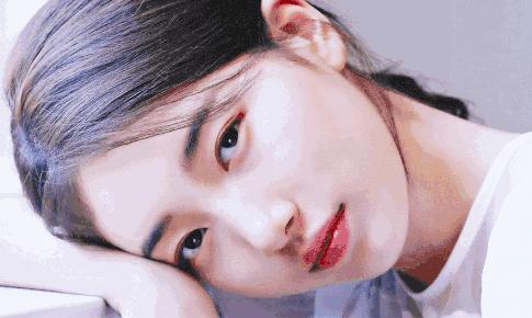 睡前一分钟做好这件事就能抗皱纹,最近比较火的淡化皱纹方法