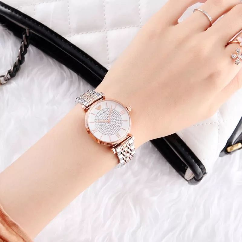 36岁佟丽娅低调过生日，这变化太惊人，她到底经历了什么？