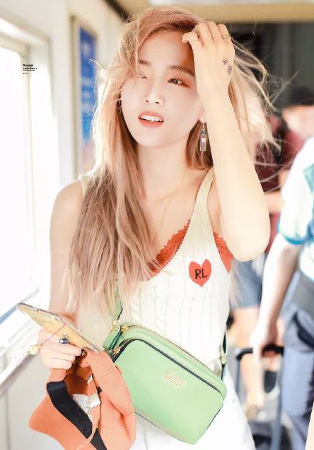 吴宣仪同款耳饰,吴宣仪亮晶晶的耳麦