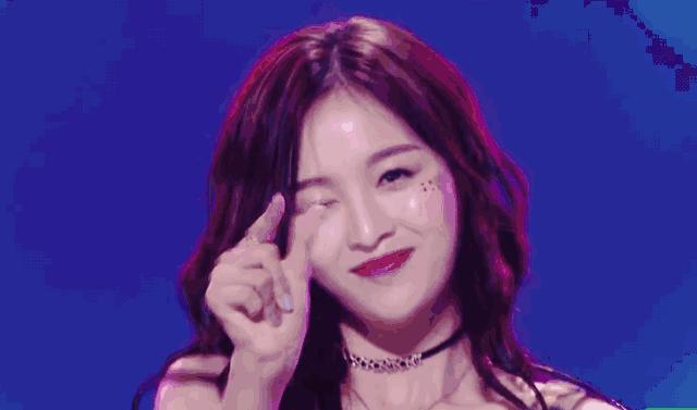 吴宣仪同款耳饰,吴宣仪亮晶晶的耳麦