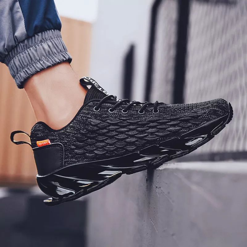 一双鞋竟装上28片“刀锋”弹簧？！穿上暴走跳跃，感觉能起飞了