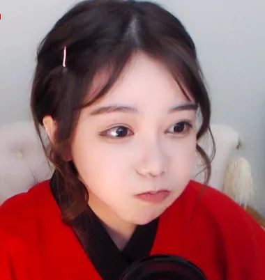 刘飞儿酒店直播,洗完头直播间没了?