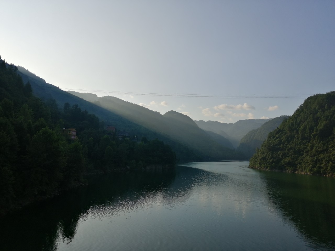 冷饭剩菜不为奇，百里奔袭只为快乐而渔