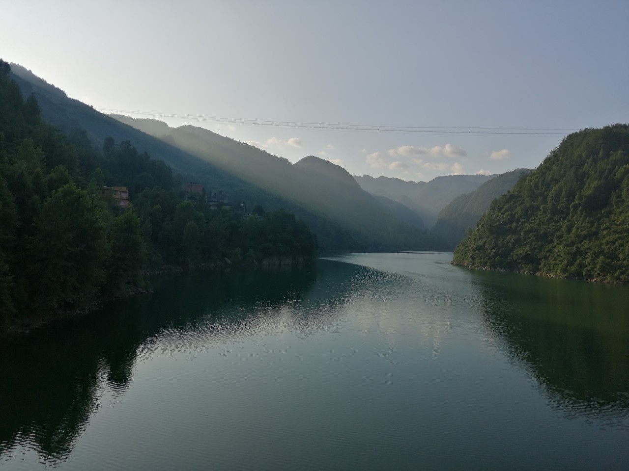 冷饭剩菜不为奇，百里奔袭只为快乐而渔