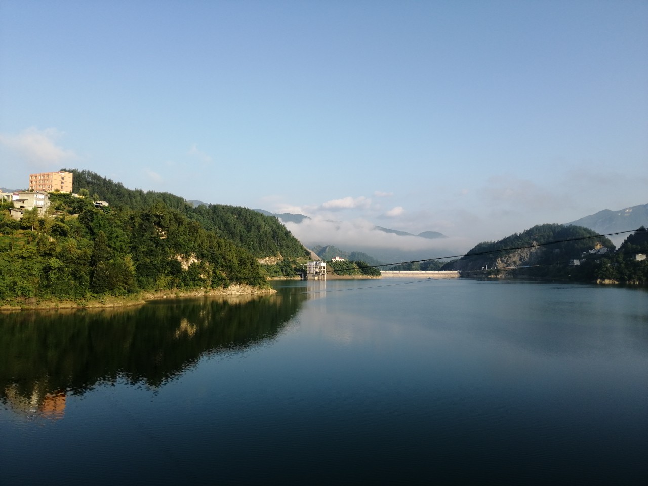 冷饭剩菜不为奇，百里奔袭只为快乐而渔
