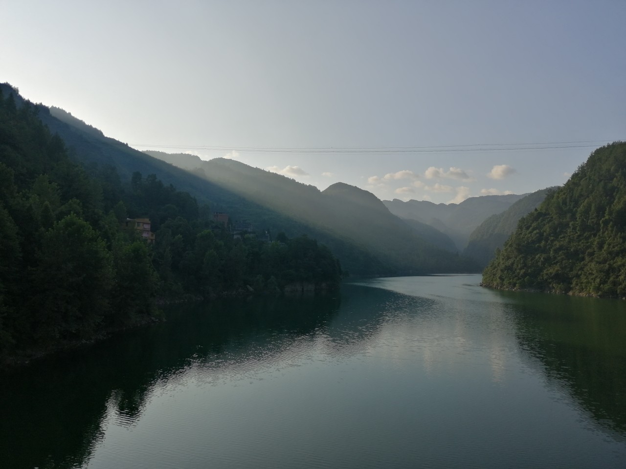 冷饭剩菜不为奇，百里奔袭只为快乐而渔