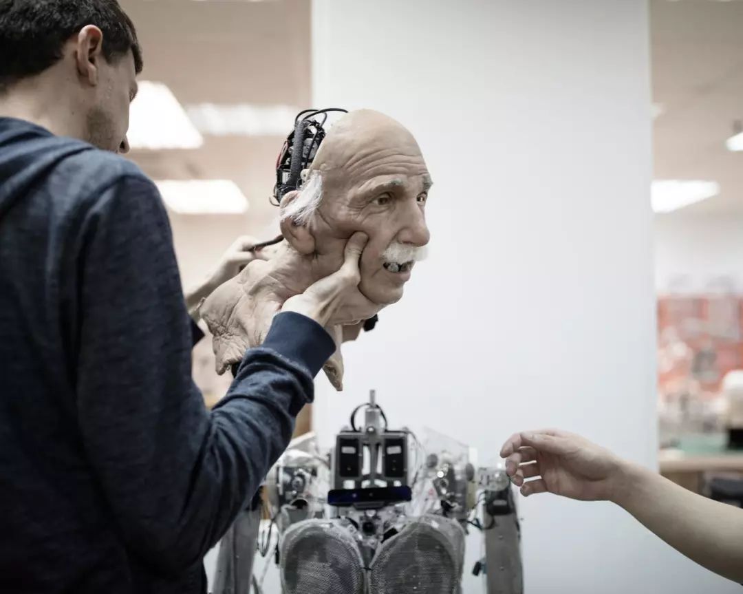 带小朋友坐飞机最好去哪里,带孩子坐7个小时的飞机怎么度过