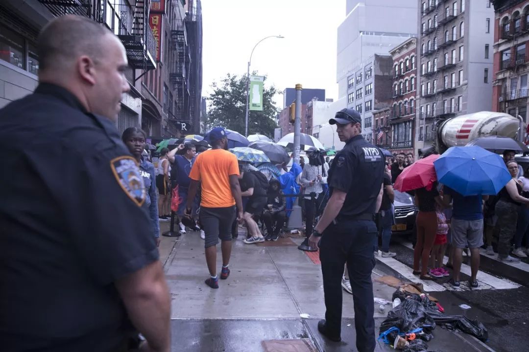 球鞋市场崩盘球鞋会不会降价,球鞋市场乱象经济现象分析