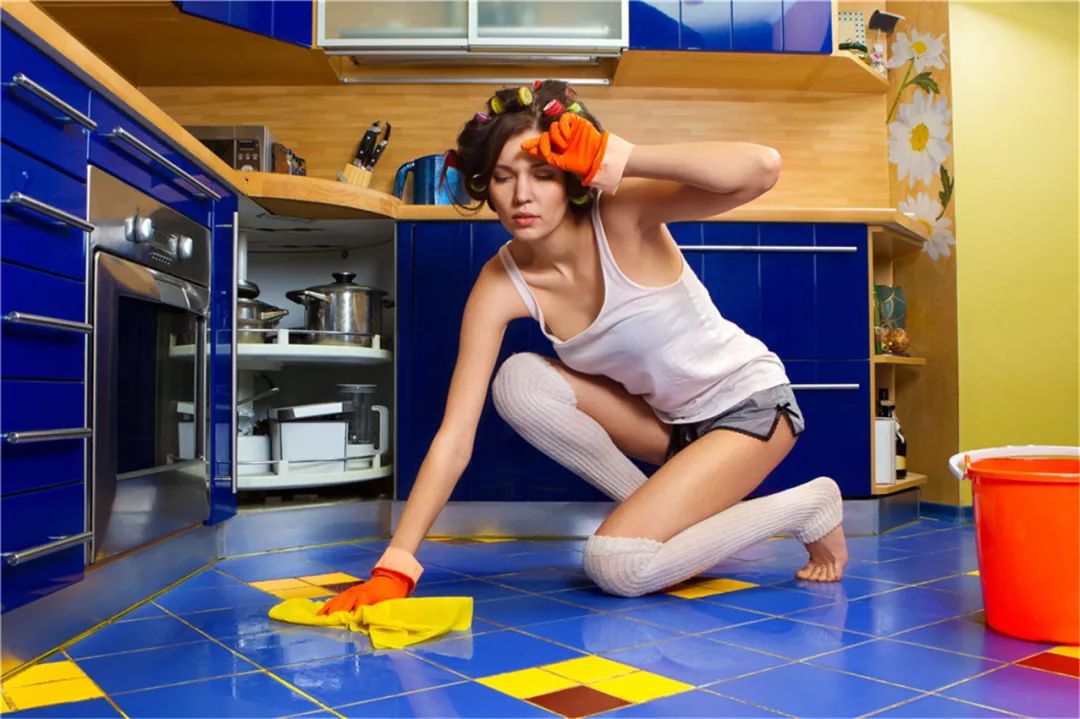 产后情绪容易失控是怎么回事,产后情绪容易暴躁容易失控