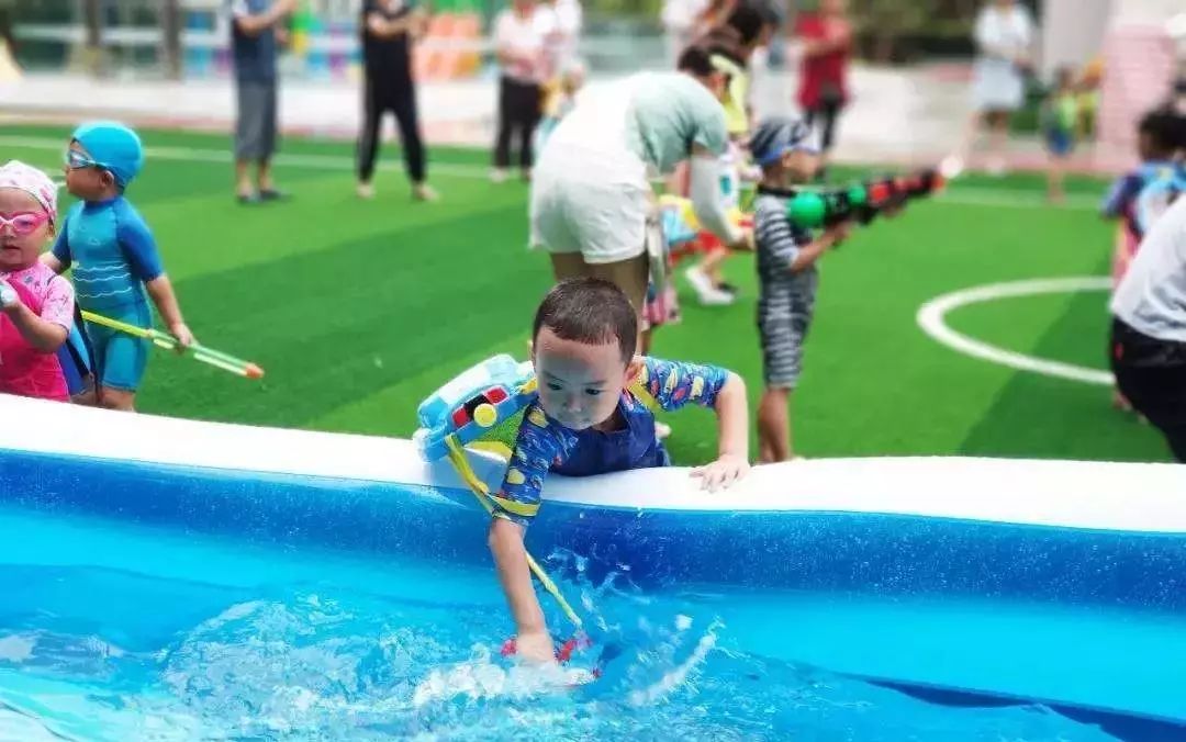 比“童言夫妇”更火爆的，可能只有鹿泉的TA们了！