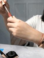 OMG李佳琦推荐的口红会结块?你真的要买它吗