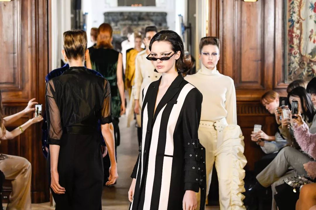 致敬工匠精神的奋斗者们 (于细微处见工匠精神)