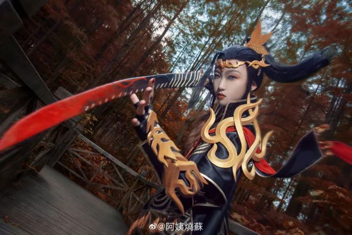 A爆的神刀大妹砸，这么帅气是犯规啊