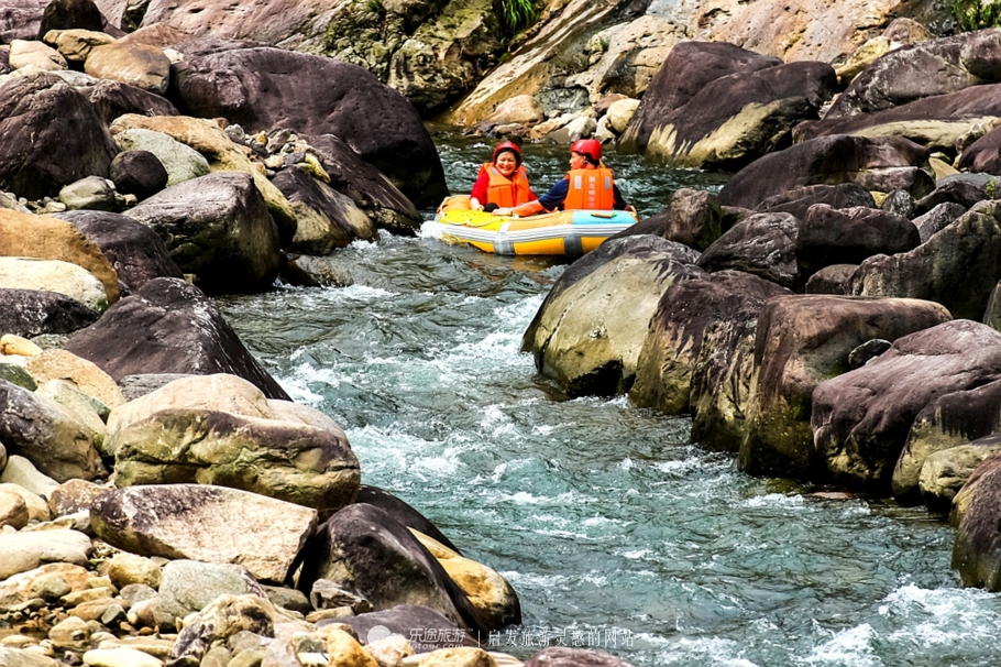 安吉高铁站到浙北漂流乘车,周末去安吉浙北大峡谷漂流人多吗