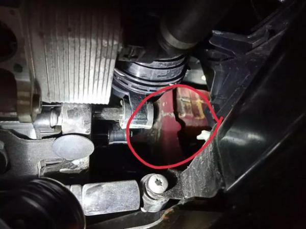 8万买路虎老车翻新修复,路虎大事故车修复出售