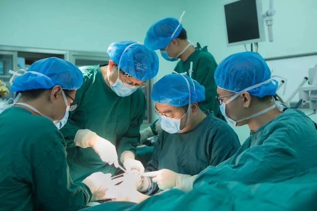 跟骨粉碎性骨折100天还不能下地走,跟骨粉碎性骨折保守治疗的视频