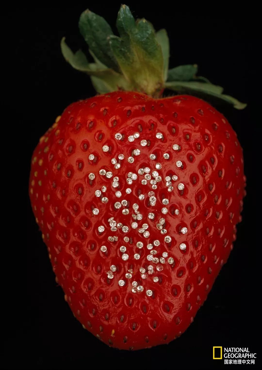 钻石有荧光不值钱 (钻石本来不值钱)