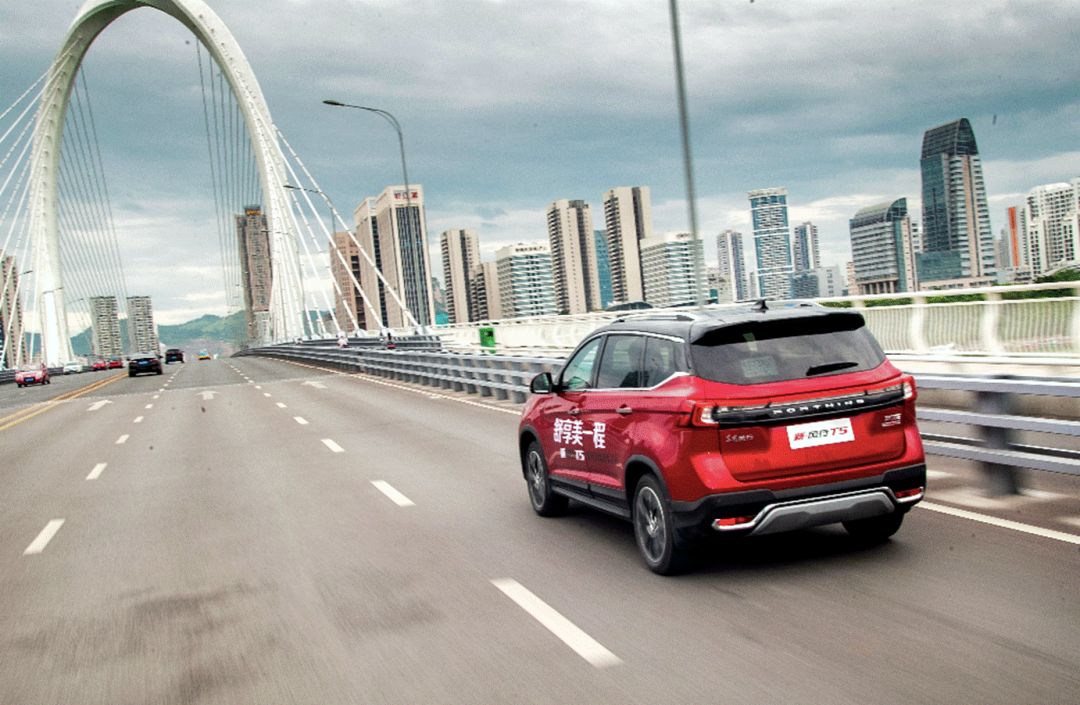 东风风行t5盛世款空间,试驾新风行t5