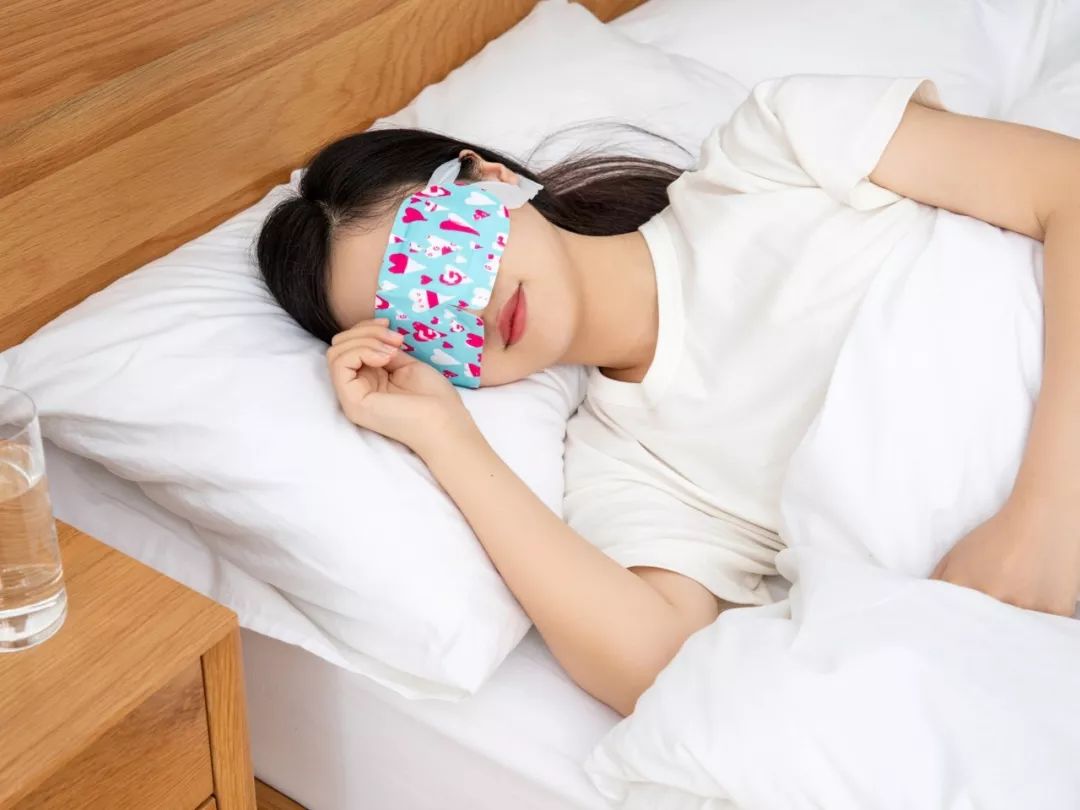 一条精选|日本人又出新招：蒸汽眼罩加了玻尿酸，舒缓干纹一级棒