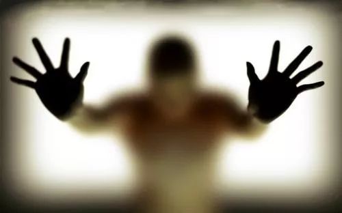 城事丨判了!14年前南村一宾馆发生蒙面强奸案,三名保安列为怀疑对象,真相是…