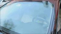 雨天汽车前挡玻璃内模糊怎么清理,前挡玻璃擦不到怎么办