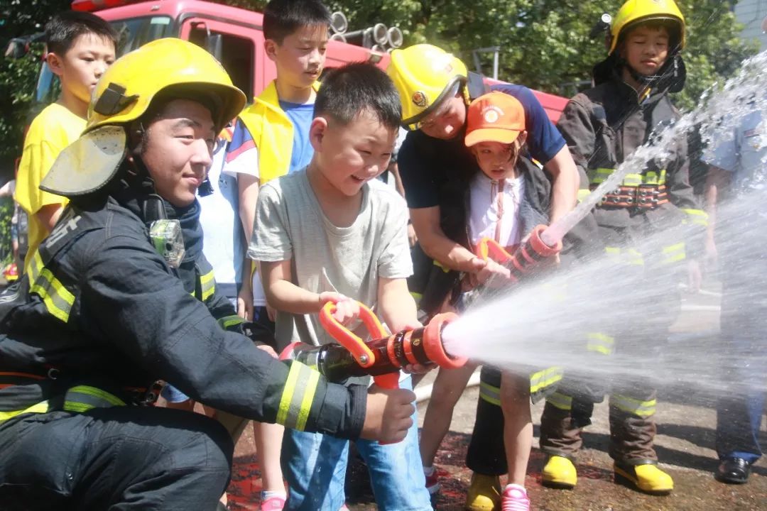 现实烈火英雄真实故事,烈火英雄背后的真实故事