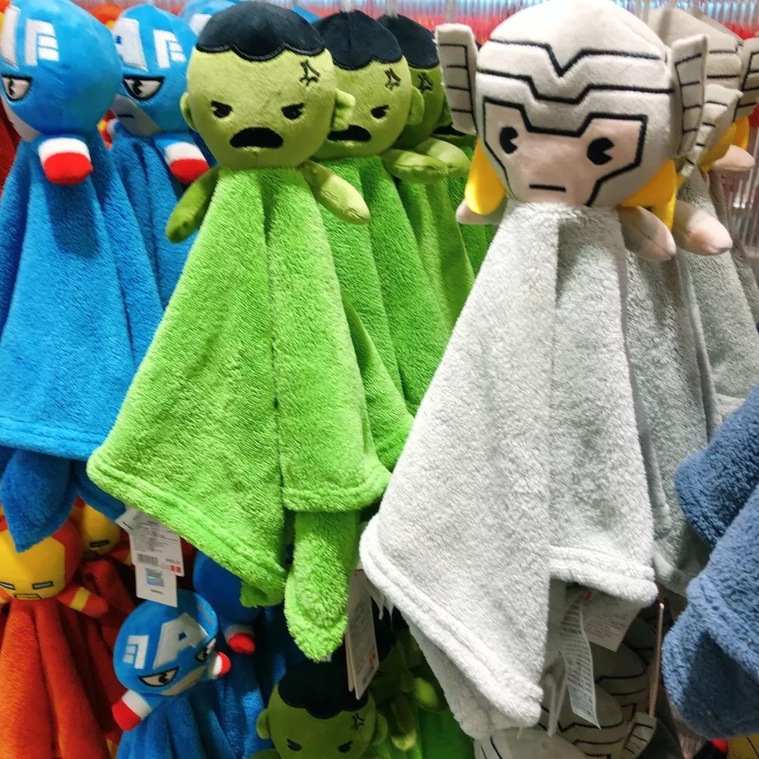 已实测！成都人吃了26年的廖记棒棒鸡开卖中式汉堡！10多块钱居然能买正版漫威...这一波跨界骚操作你打几分？