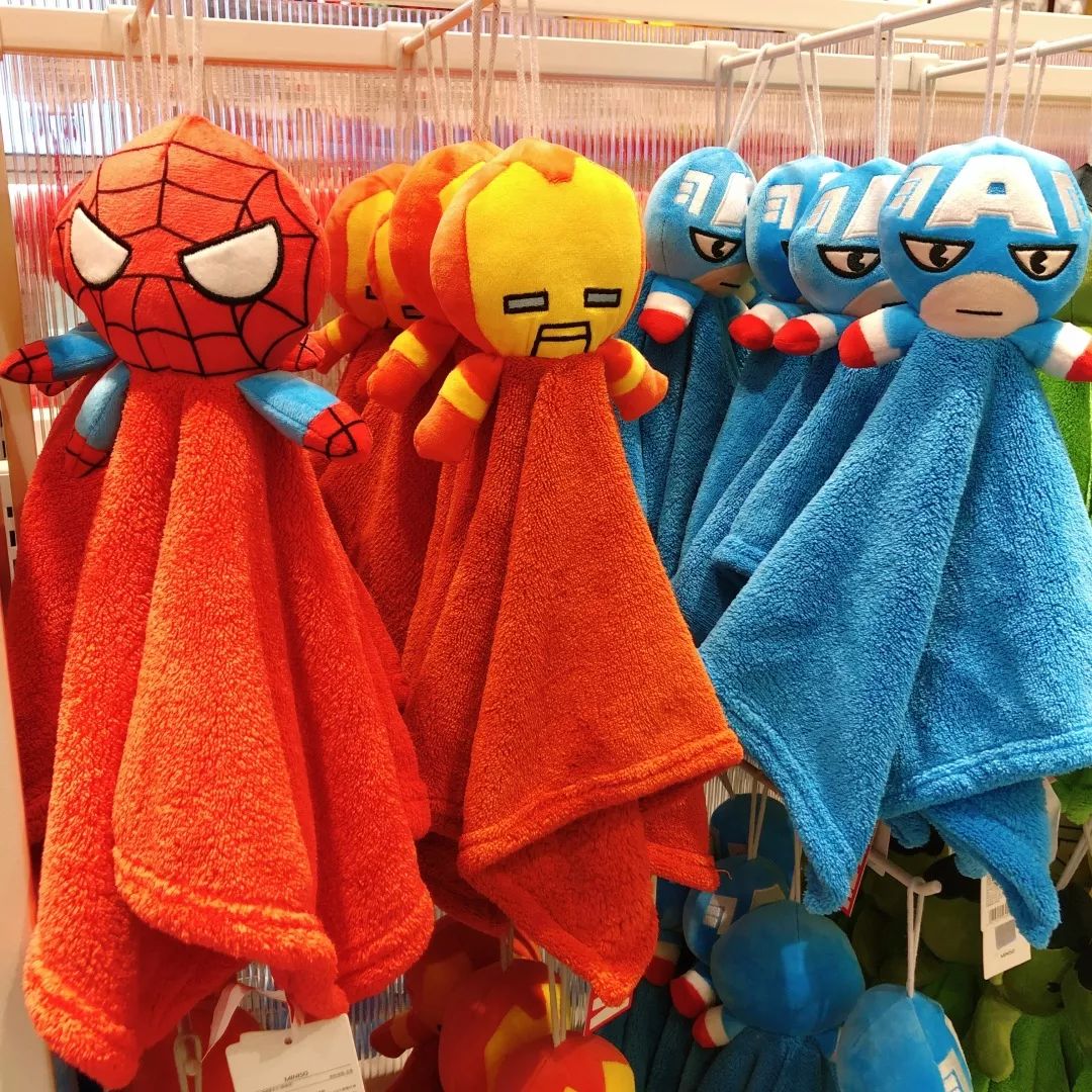 已实测！成都人吃了26年的廖记棒棒鸡开卖中式汉堡！10多块钱居然能买正版漫威...这一波跨界骚操作你打几分？