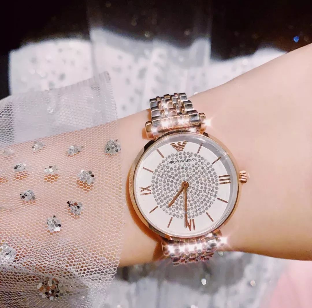 36岁佟丽娅低调过生日，这变化太惊人，她到底经历了什么？