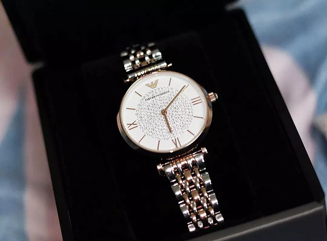 36岁佟丽娅低调过生日，这变化太惊人，她到底经历了什么？