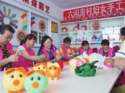 “娘家人为我们找了门好营生”——市妇联帮扶察右中旗六间房村见闻