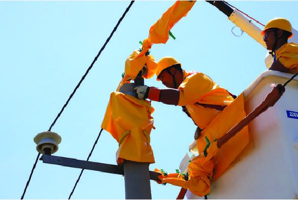 致敬烈日酷暑下劳动者,酷暑寒风中的劳动者