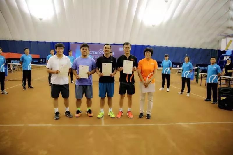 *土稀**之城广聚网球健将草原钢都上演精彩对决