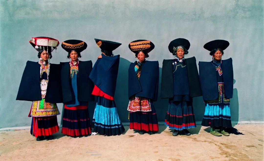 彝族服饰凉山型,凉山彝族地区服饰有哪些