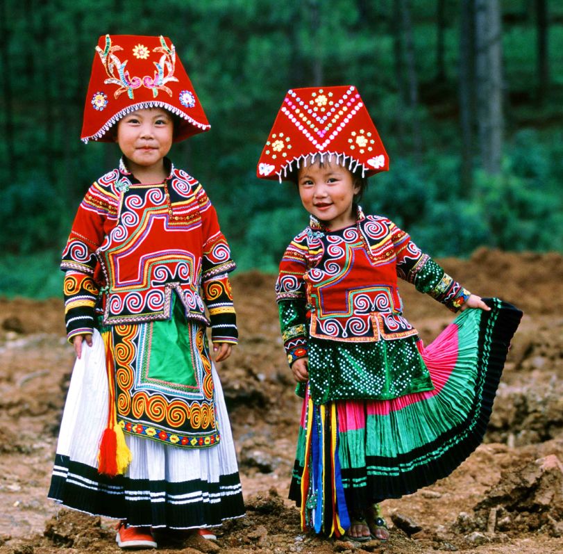 彝族服饰凉山型,凉山彝族地区服饰有哪些
