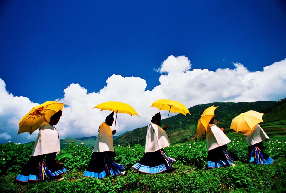 彝族服饰凉山型,凉山彝族地区服饰有哪些