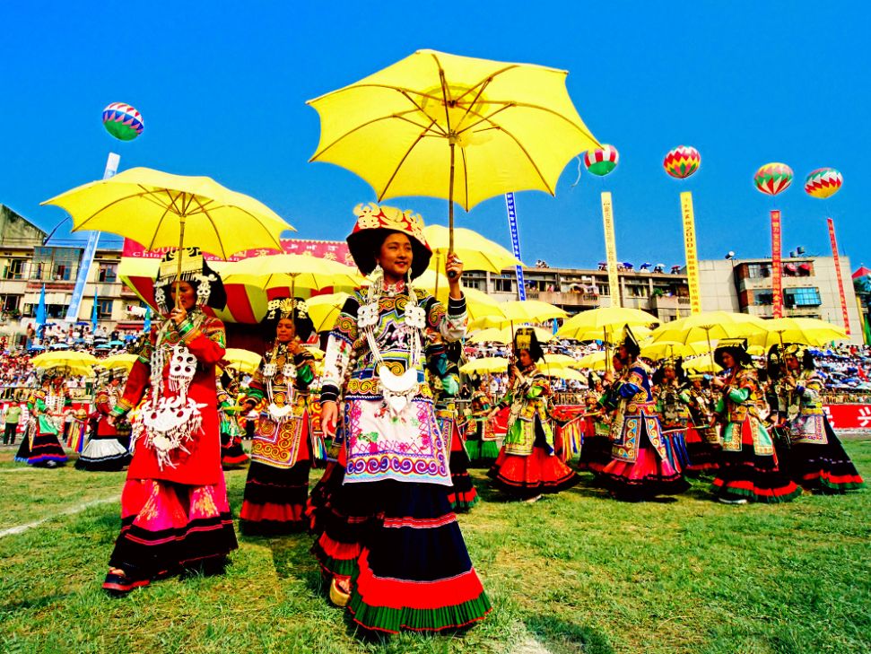 彝族服饰凉山型,凉山彝族地区服饰有哪些