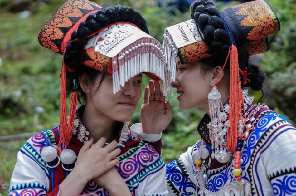 彝族服饰凉山型,凉山彝族地区服饰有哪些