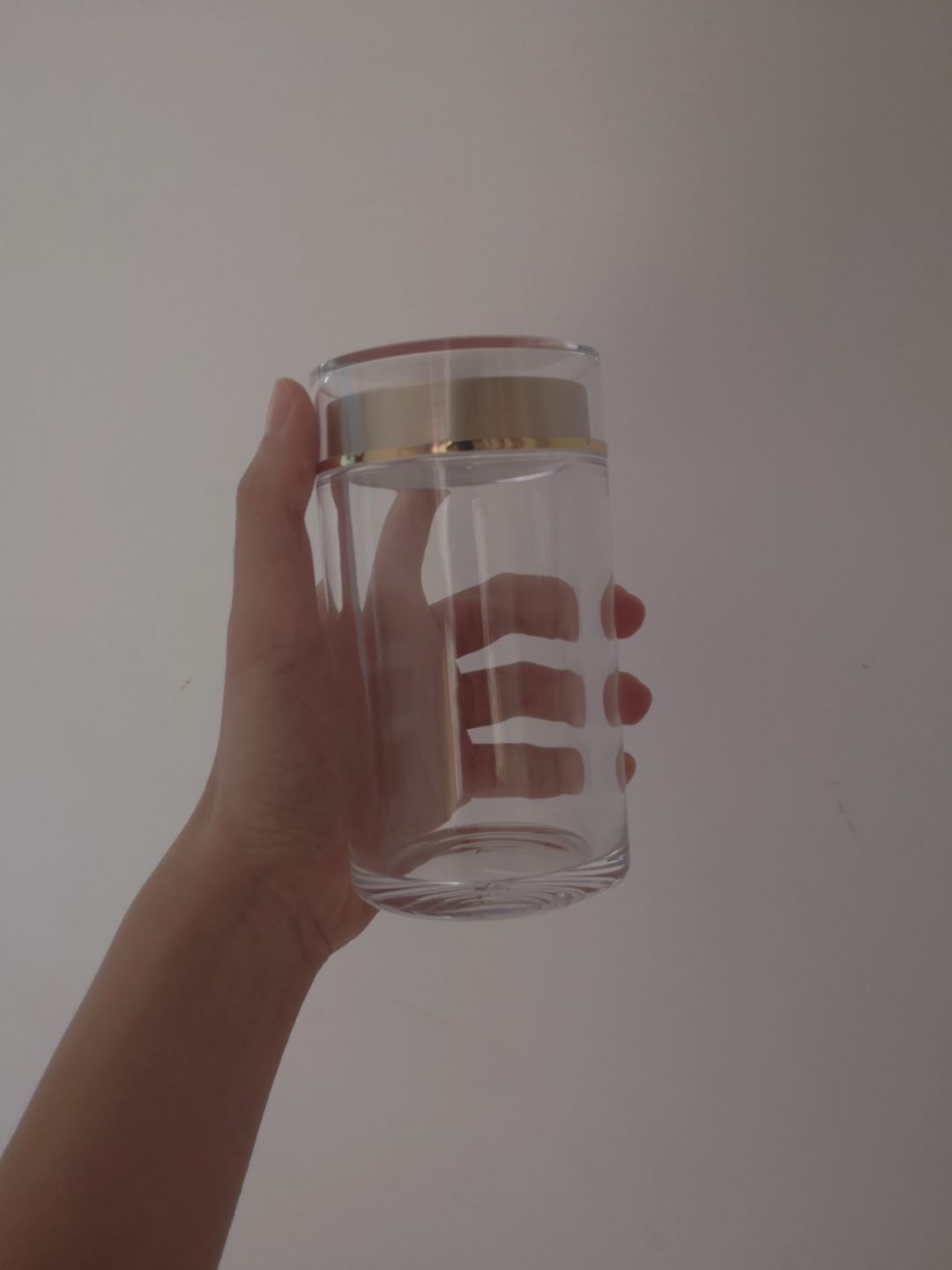 禾欣故事卷|一只漂流瓶的自述：因为遇见你，我珍惜自己