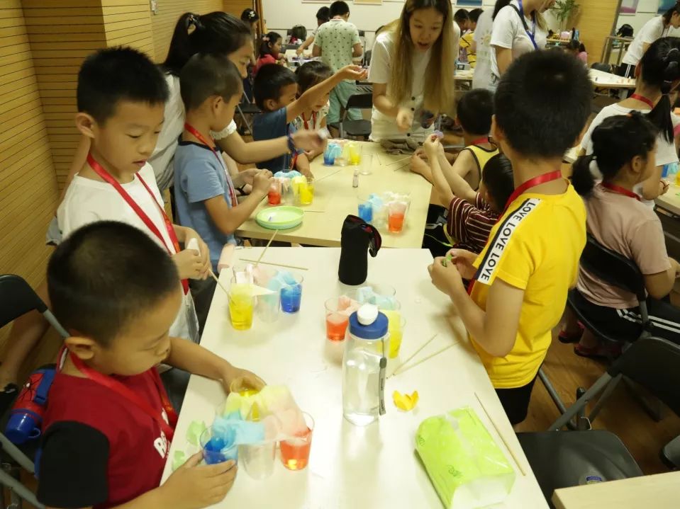 禾欣故事卷|一只漂流瓶的自述：因为遇见你，我珍惜自己