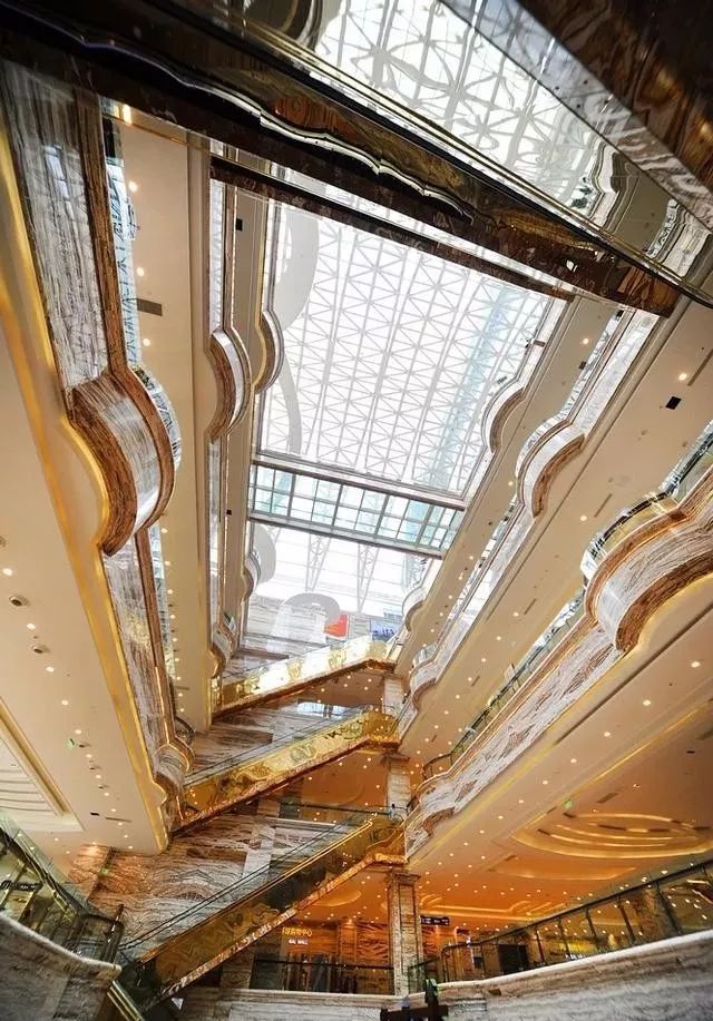 郑州二七广场对比成都,西安郑州同为新一线城市