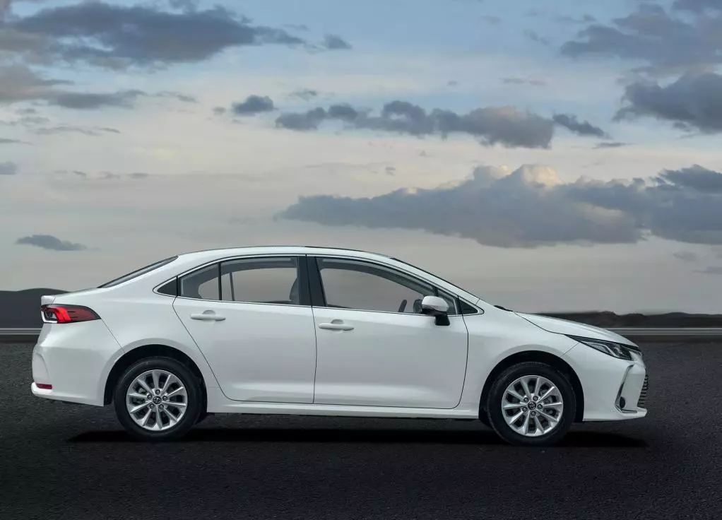 自动挡卡罗拉2013款多少钱,自动挡卡罗拉20211.2t先锋版价格