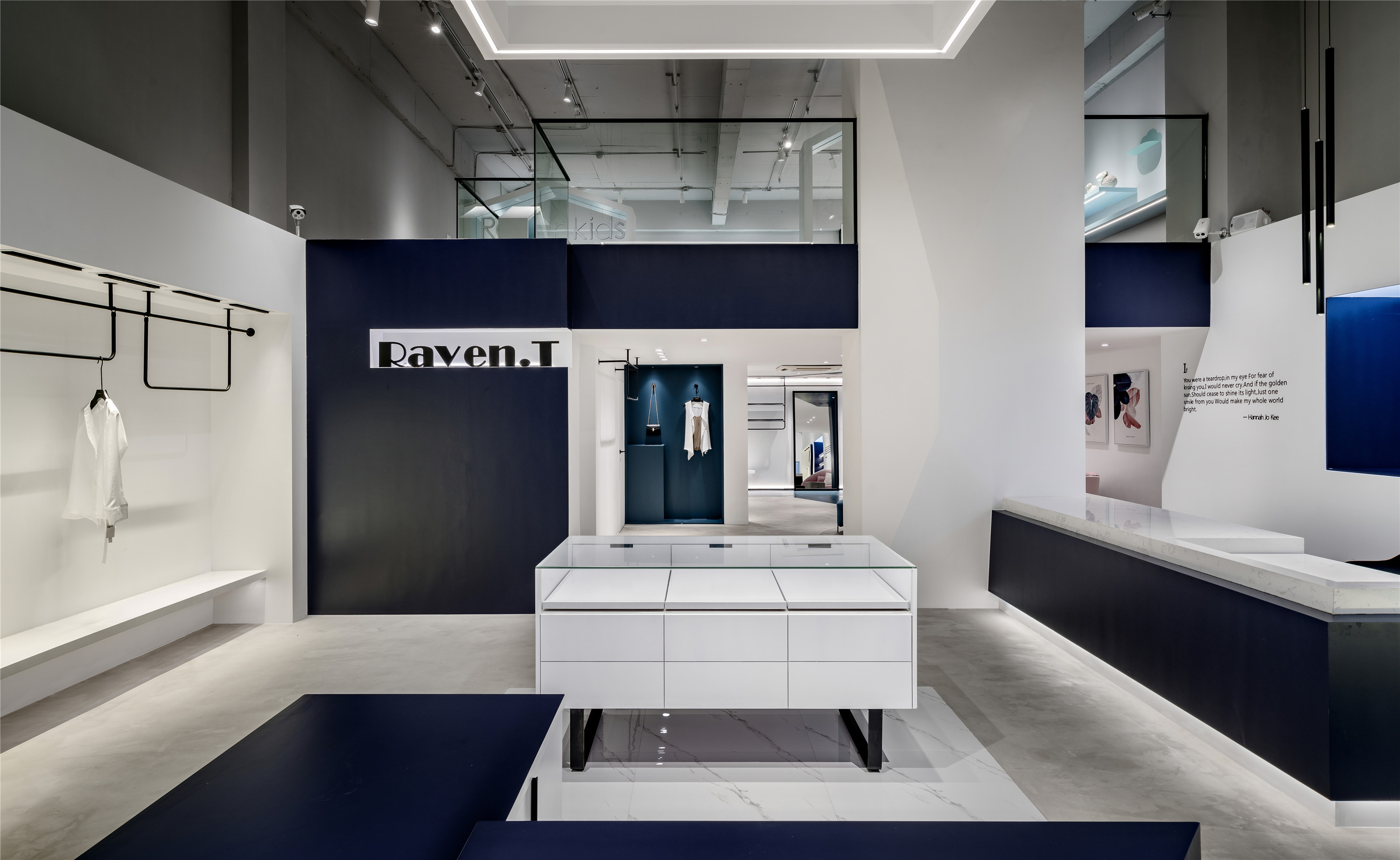 叁研社设计丨Ravent.T沉浸式女装体验店