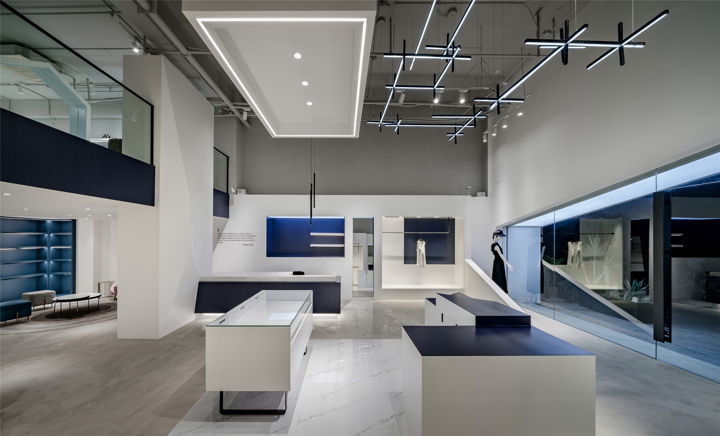 叁研社设计丨Ravent.T沉浸式女装体验店