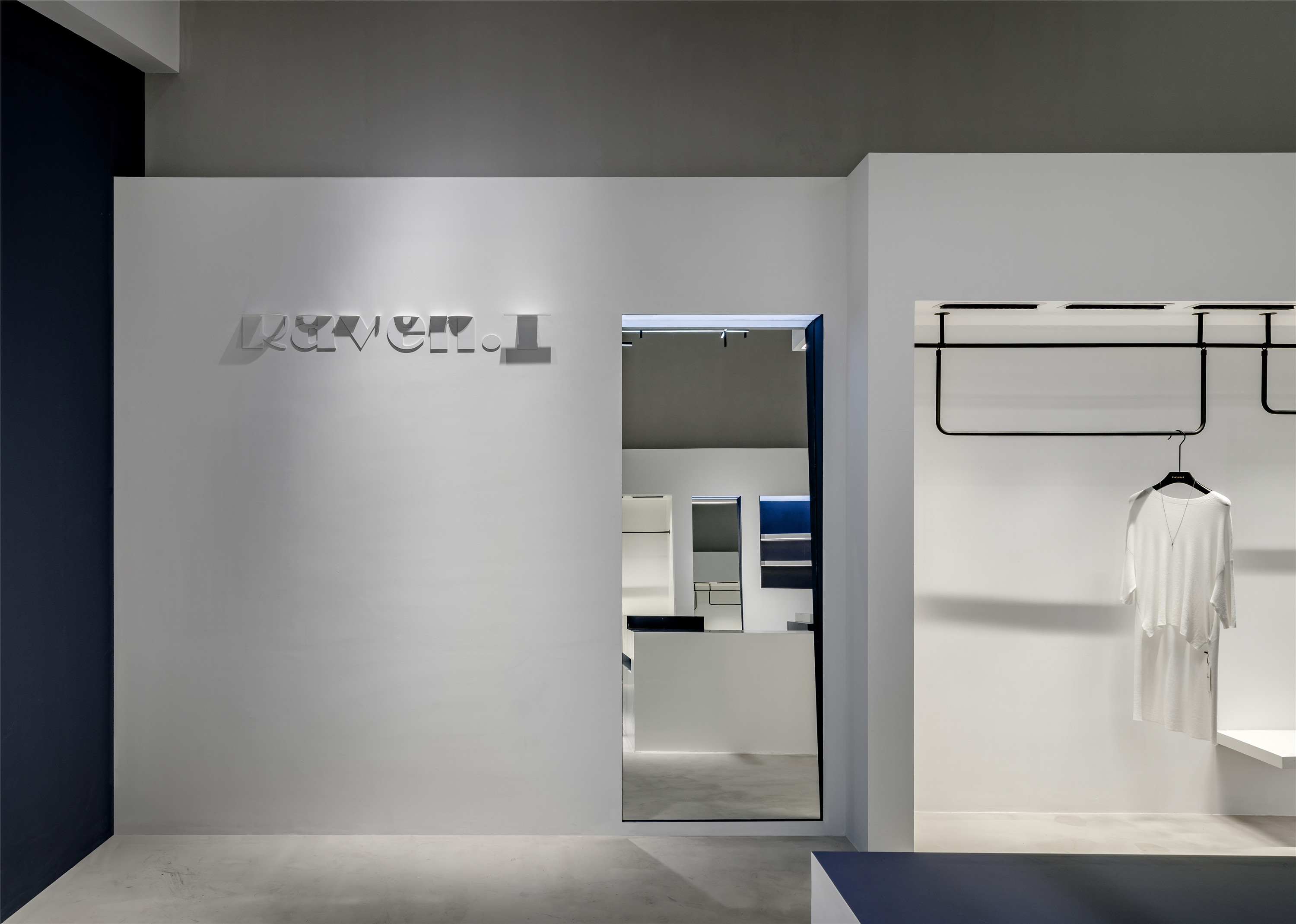 叁研社设计丨Ravent.T沉浸式女装体验店