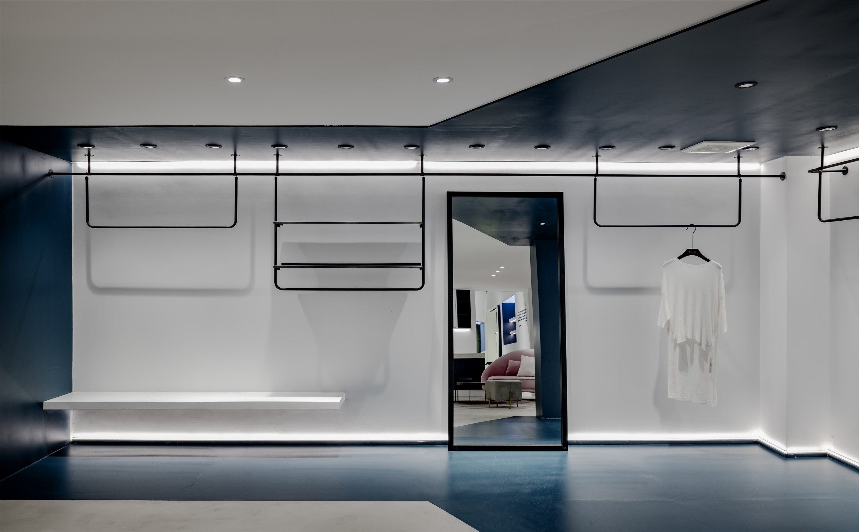 叁研社设计丨Ravent.T沉浸式女装体验店