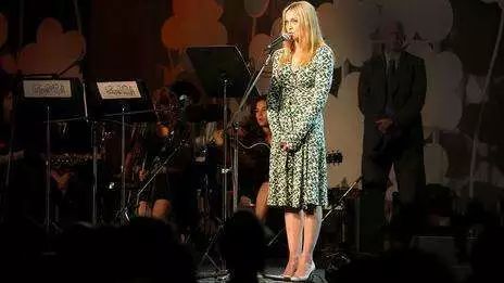 适合妈妈的时尚连衣裙有哪些,妈妈也适合穿的连衣裙